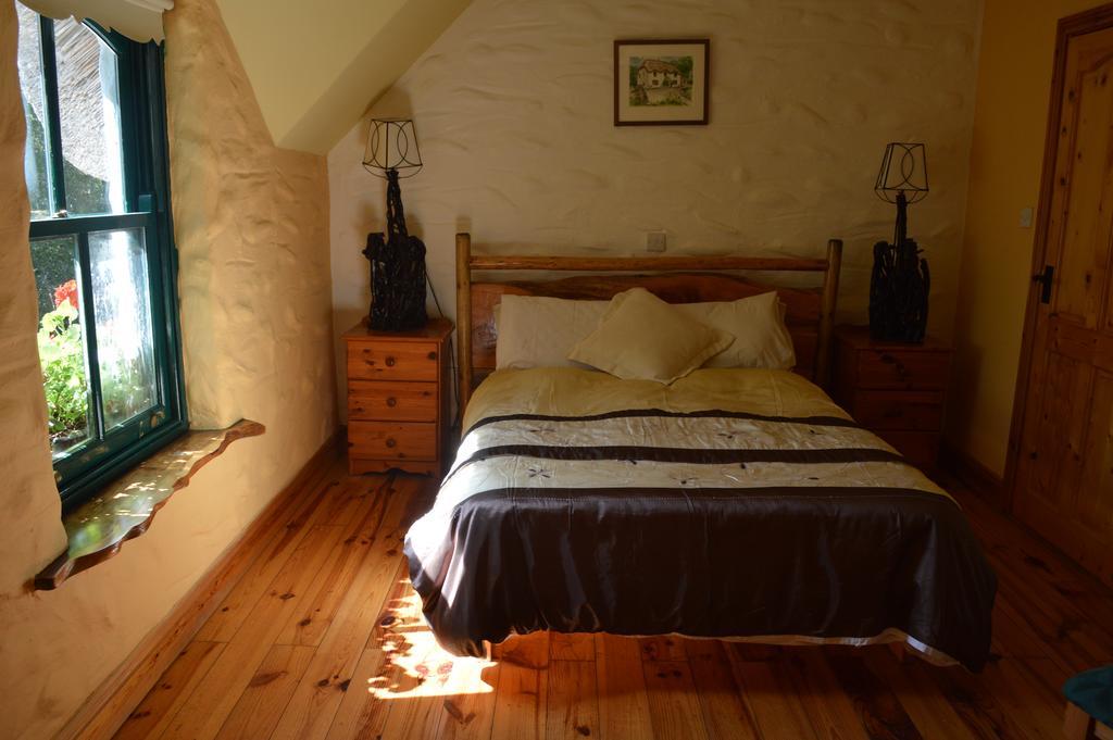 Lissyclearig Thatched Cottage Kenmare Exterior foto